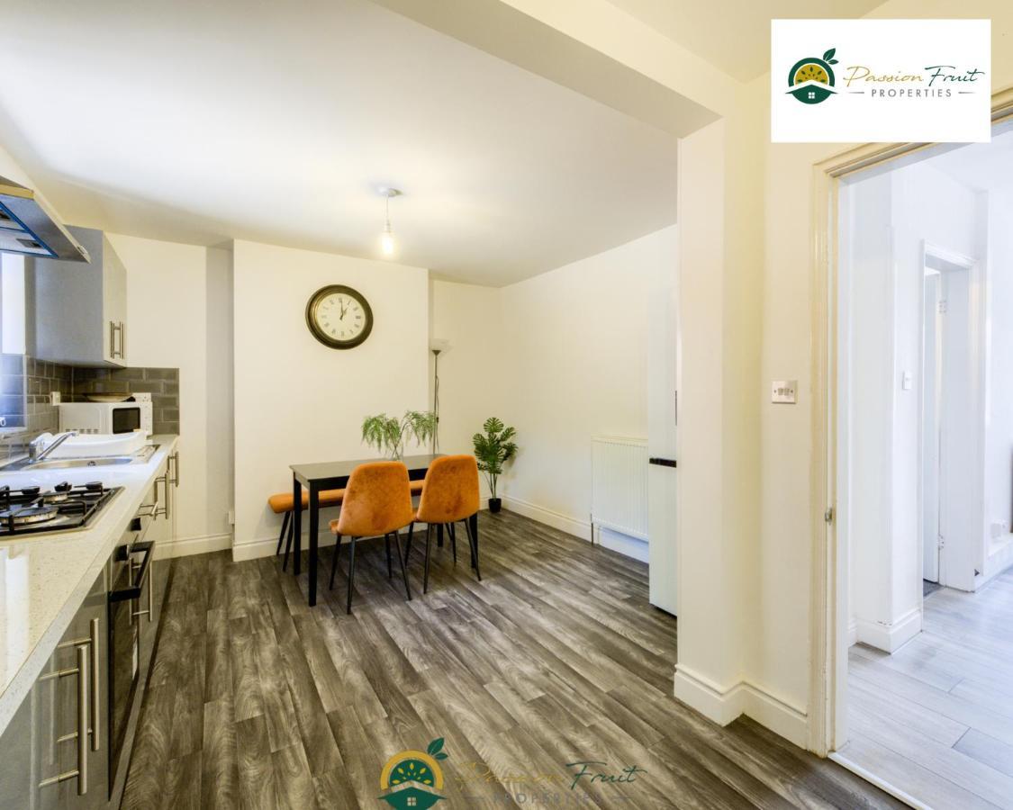3 Bedroom Coventry House By Passionfruitproperties With Free Wi-Fi, Large Garden And Driveway - 52Nrc Екстер'єр фото