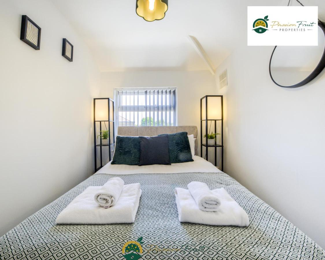 3 Bedroom Coventry House By Passionfruitproperties With Free Wi-Fi, Large Garden And Driveway - 52Nrc Екстер'єр фото