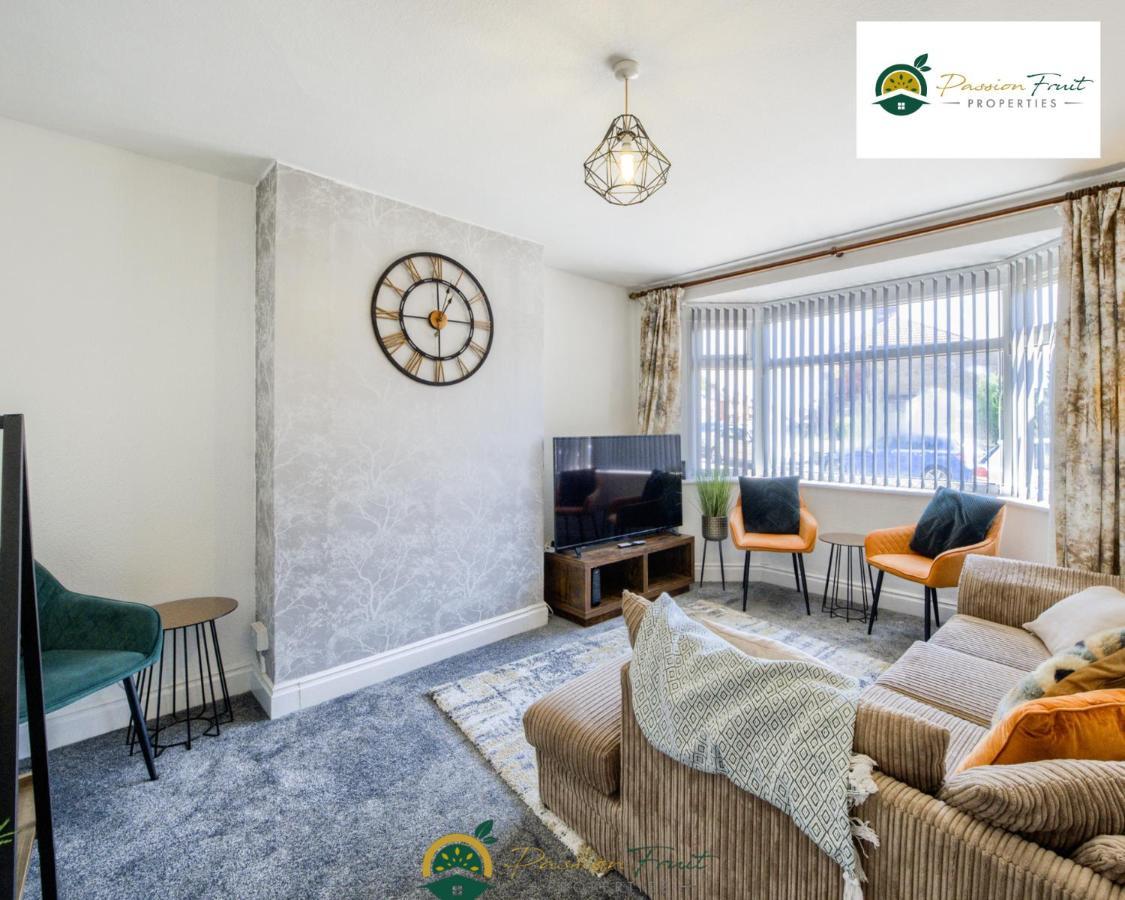 3 Bedroom Coventry House By Passionfruitproperties With Free Wi-Fi, Large Garden And Driveway - 52Nrc Екстер'єр фото