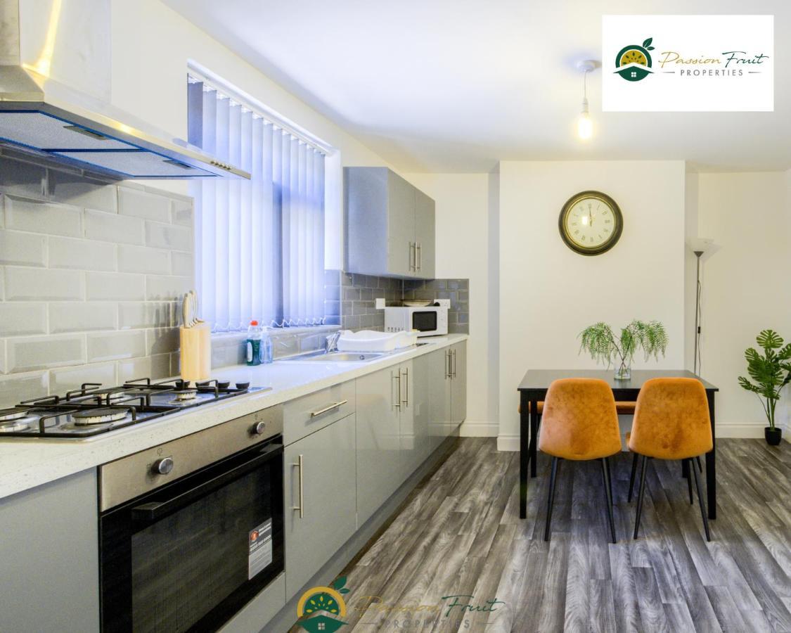 3 Bedroom Coventry House By Passionfruitproperties With Free Wi-Fi, Large Garden And Driveway - 52Nrc Екстер'єр фото