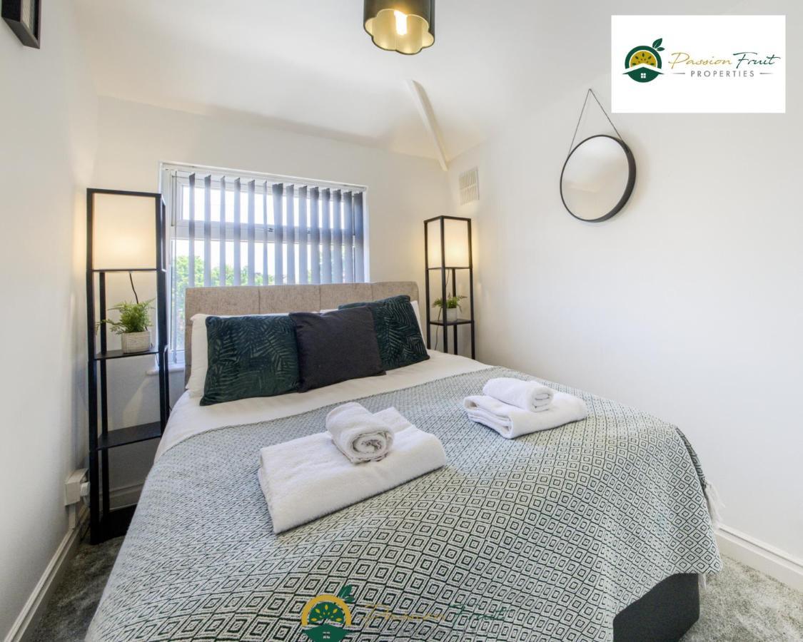 3 Bedroom Coventry House By Passionfruitproperties With Free Wi-Fi, Large Garden And Driveway - 52Nrc Екстер'єр фото