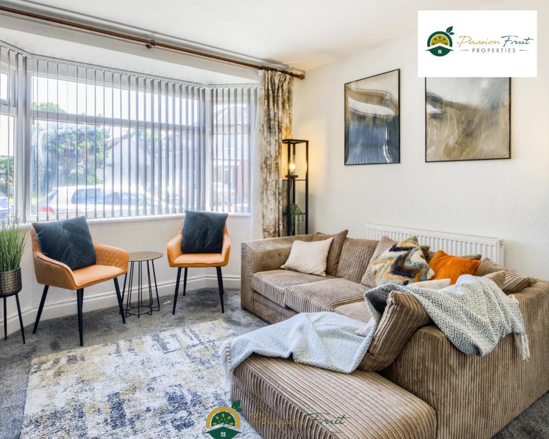 3 Bedroom Coventry House By Passionfruitproperties With Free Wi-Fi, Large Garden And Driveway - 52Nrc Екстер'єр фото