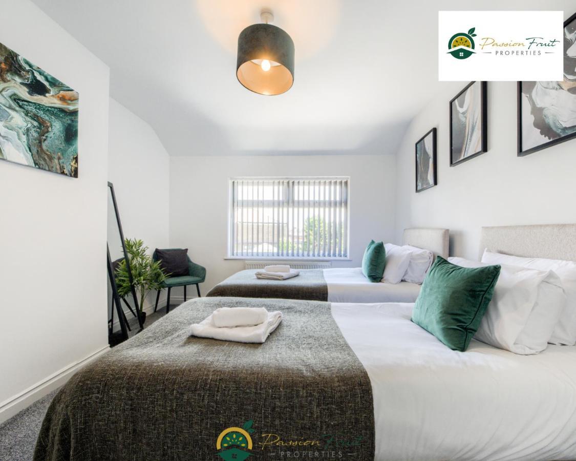 3 Bedroom Coventry House By Passionfruitproperties With Free Wi-Fi, Large Garden And Driveway - 52Nrc Екстер'єр фото